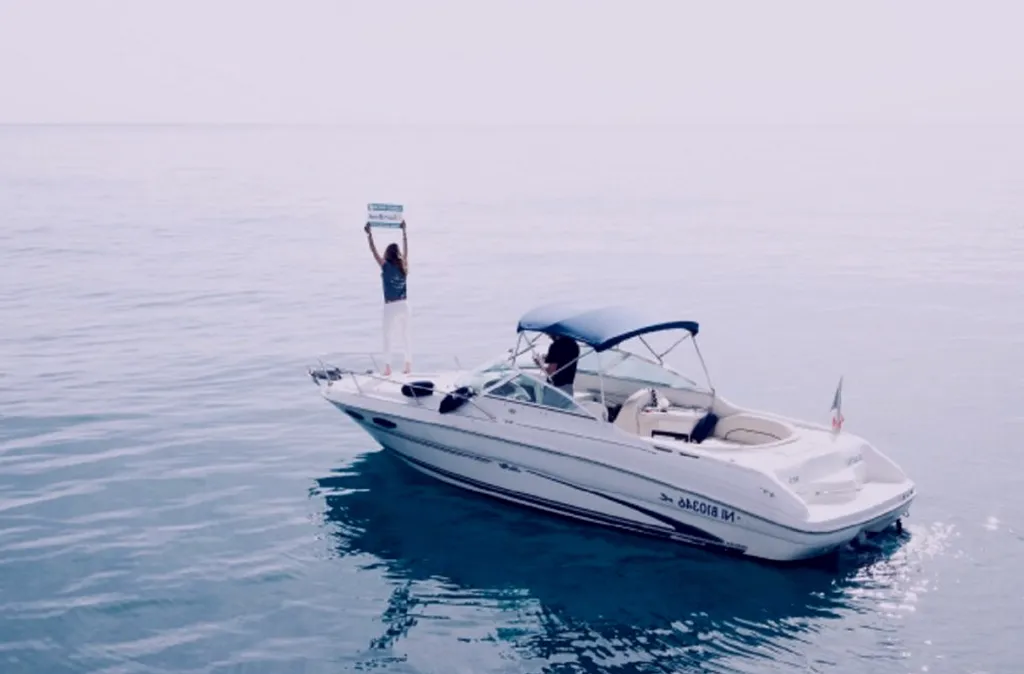 Equipo de Alquiler Barcos ayudando a organizar un alquiler de barco en Sóller